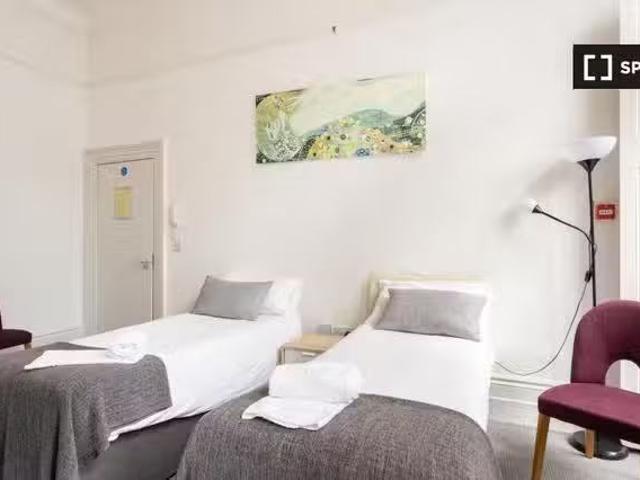 Room for rent in Residence in Earl's Court, London