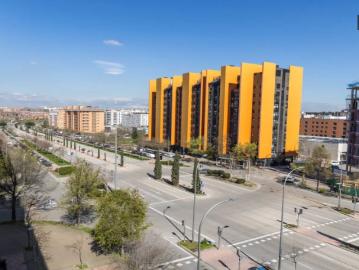 Room for rent in shared 3 bedroom apartment in Madrid