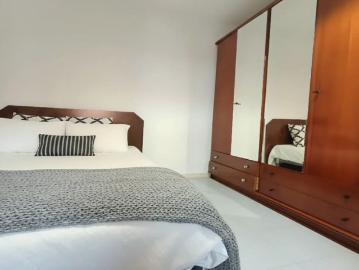 Room for rent in shared apartment in Madrid