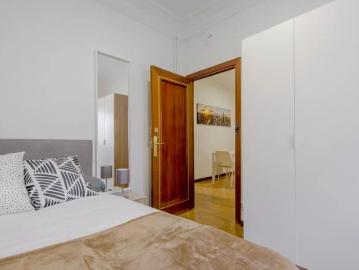 Room for rent in shared apartment in Madrid