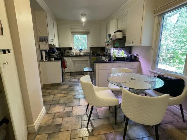 Room for rent in shared house in Windsor Park