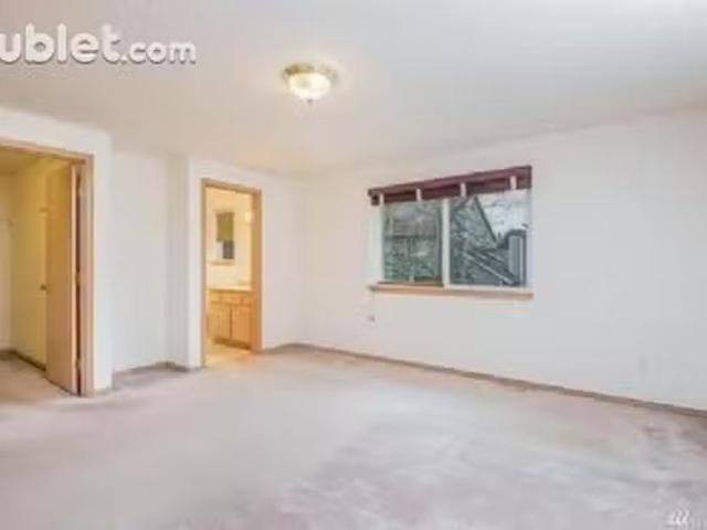 Room for rent in Shoreline