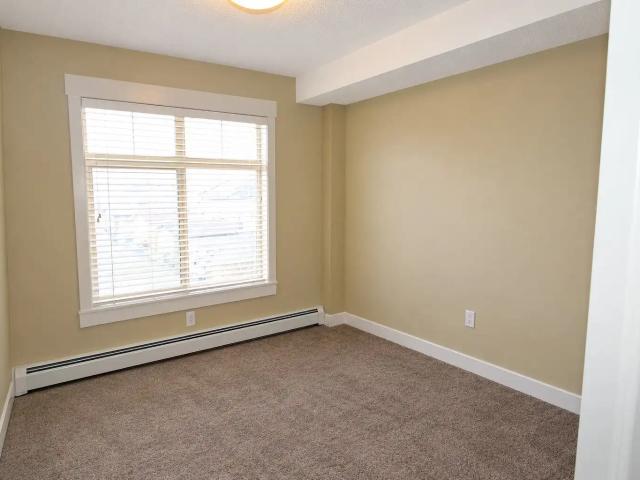 Room for Rent in Skyview Ranch NE Condo, $900 with All Utilities Included
