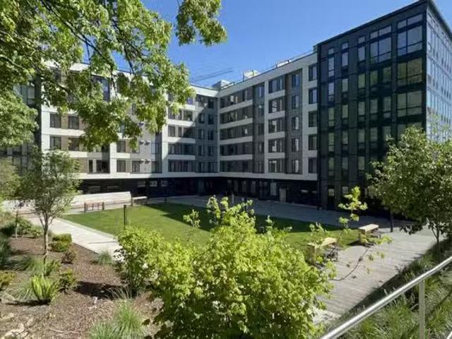 Room for rent in University District