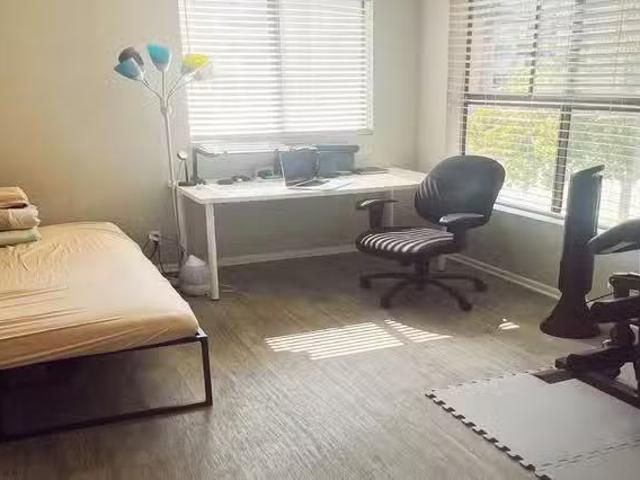 Room for rent in Valley Village