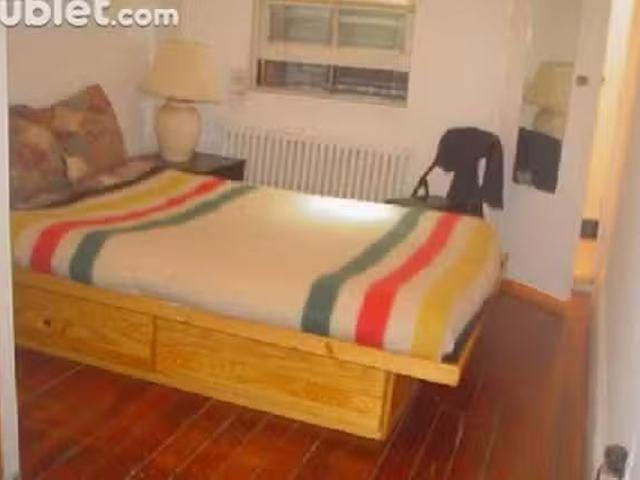 Room for rent in Village East