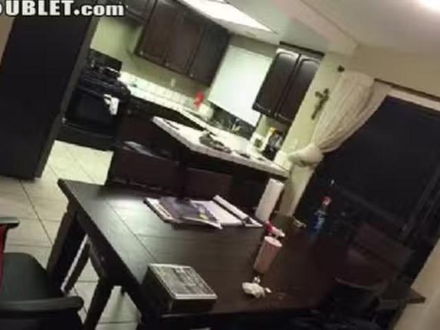 Room for rent in West Hills