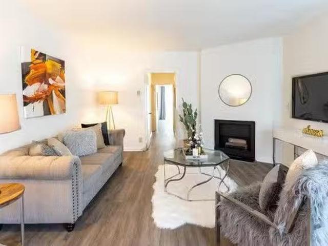 Room for rent in West Los Angeles
