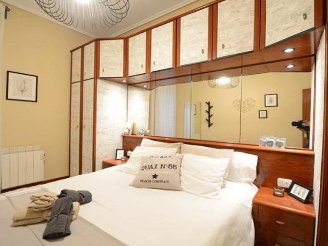 Room for rent in 2 bedroom apartment in Bilbao