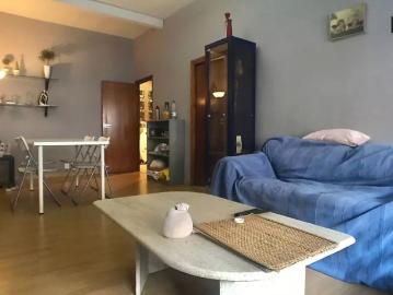Room for rent in 3 bedroom apartment in Atocha, Madrid