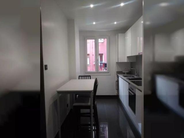 Room for rent in 3 bedroom apartment in Bilbao