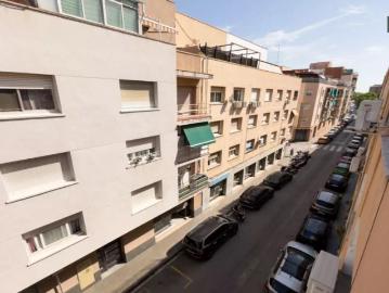 Room for rent in 3 bedroom apartment in El Prat De Llobregat