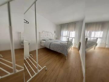 Room for rent in 4 bedroom apartment in Badalona, Barcelona