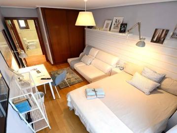 Room for rent in 4 bedroom apartment in Bilbao