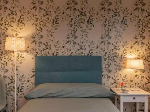 Room for rent in 4 bedroom apartment in Bilbao