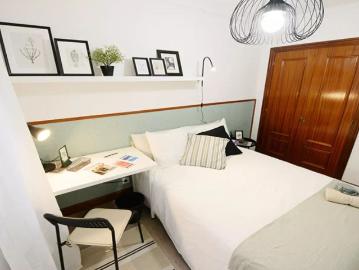 Room for rent in 4 bedroom apartment in Bilbao