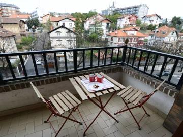 Room for rent in 4 bedroom apartment in Bilbao
