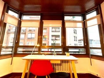 Room for rent in 4 bedroom apartment in Bilbao