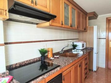 Room for rent in 4 bedroom apartment in Burjassot