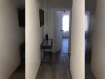 Room for rent in 4 bedroom apartment in Delicias, Zaragoza