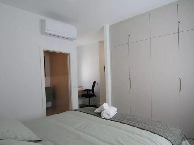 Room for rent in 4 bedroom apartment in El Pópulo, Cádiz