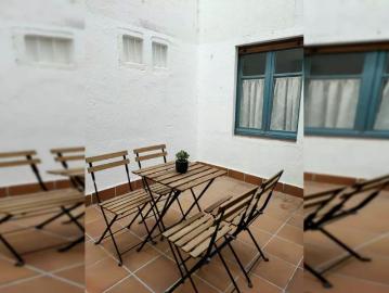 Room for rent in 4 bedroom apartment in Salamanca