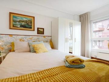 Room for rent in 4 bedroom apartment in Santutxu