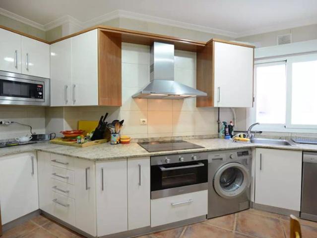Room for rent in 4 bedroom apartment in Santutxu, Bilbao