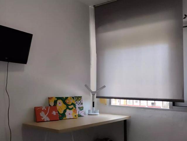Room for rent in 4 bedroom apartment in Sevilla