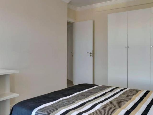 Room for rent in 4 bedroom apartment in Zaragoza