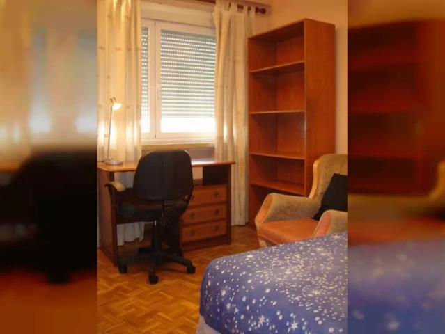Room for rent in 5 bed apartment in Salamanca Females