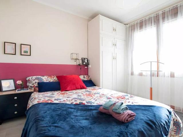 Room in a shared 5 bedroom apartment for rent in Casco Viejo, all bills included