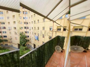 Room for rent in 5 bedroom apartment in Chamartín, Madrid