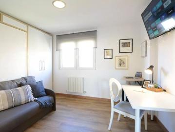 Room for rent in 5 bedroom apartment in Bilbao