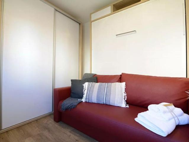 Room for rent in 5 bedroom apartment in Bilbao