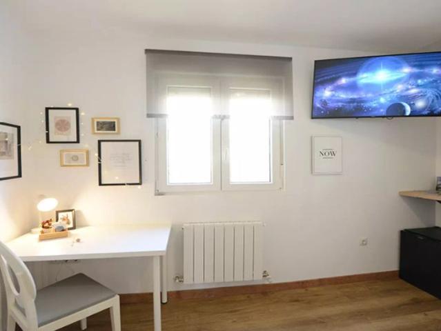 Room for rent in 5 bedroom apartment in Bilbao