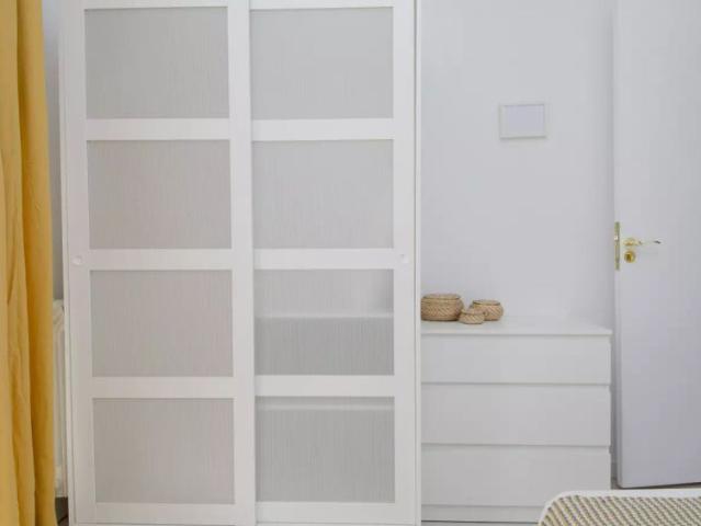 Room for rent in 7 bedroom apartment in Centro