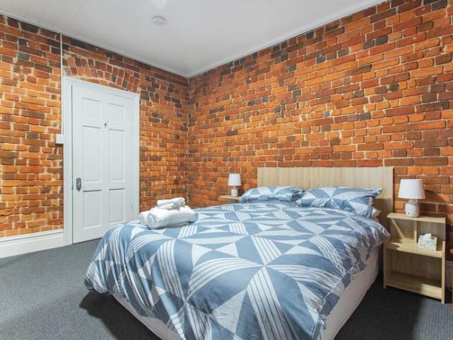 ROOM FOR RENT – LOW MAINTENANCE LIVING