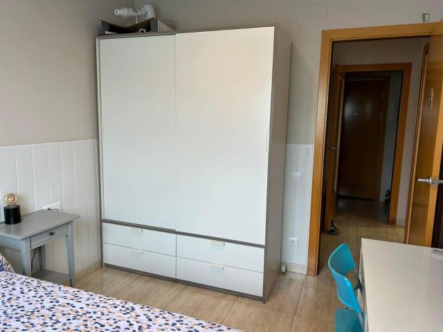 Room for students or teachers of the University of Medicine or the University of Granollers
