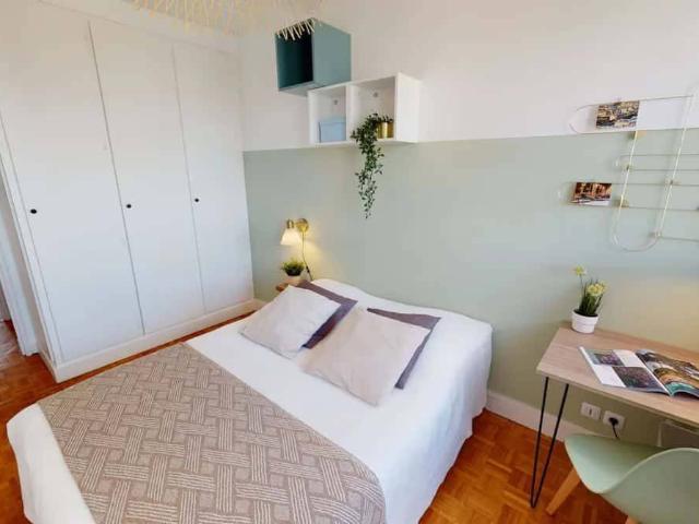 Room in Avenue Marceau, Courbevoie for 89 m² with 4 bedrooms C