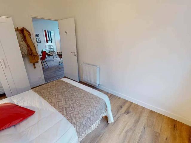 Room in Avenue Sainte Anne, Asnières sur Seine for 222 m² with 1