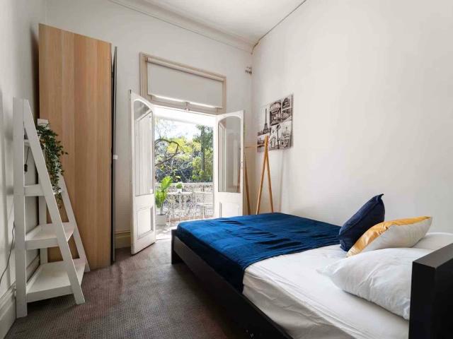 Room in a 10 Bedroom Apartment, 76 City Road, Chippendale, Sydney