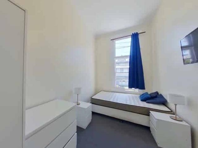 Room in a 7 Bedroom Apartment, 301 Cleveland St, Redfern 2016