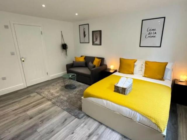 Room in a 7 Bedroom Apartment, Chobham Rd, London E15 1LZ Has an Apartment