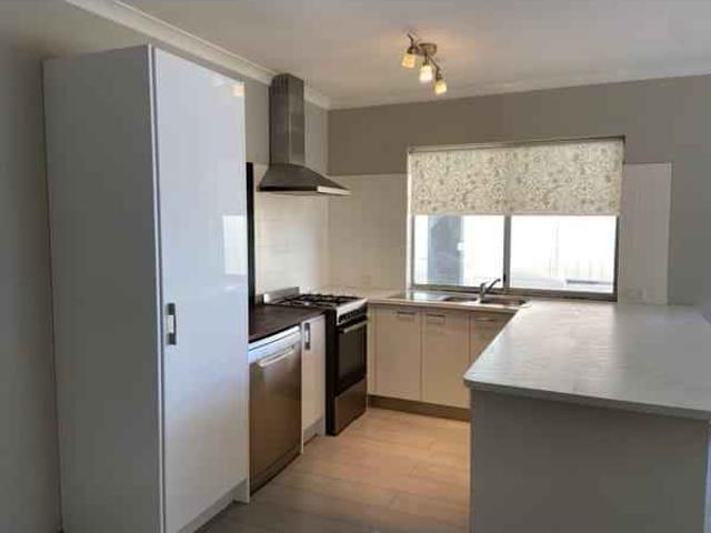 Room in a 4 Bedroom Apartment, 241A Gloucester Street, Victoria Park, Town of Victoria Park, 6100