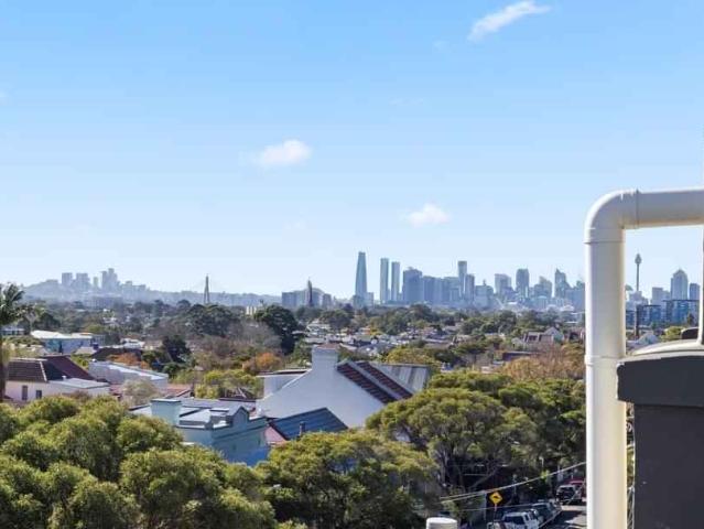 Room in a 4 Bedroom Apartment, 2/65 Crystal Street, Petersham, Sydney 2049