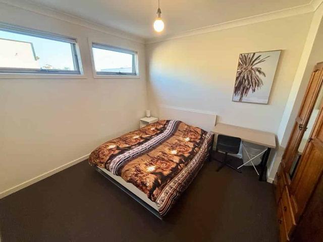 Room in a 5 Bedroom Apartment, 2/1A Pedlar Street, Seaton, City of Charles Sturt, 5023