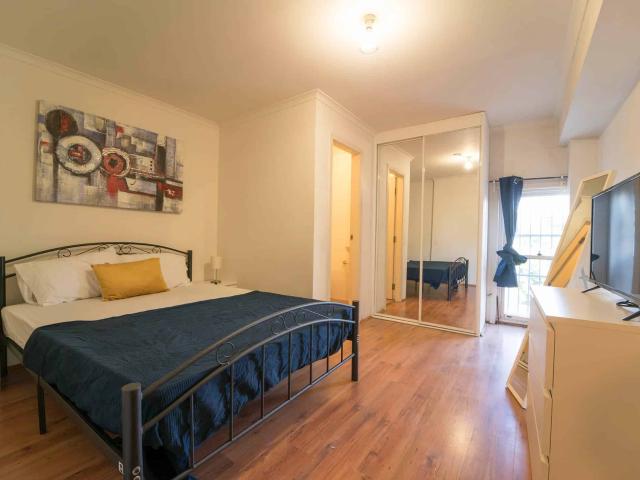Room in a 5 Bedroom Apartment, 232 King, Newtown, Sydney