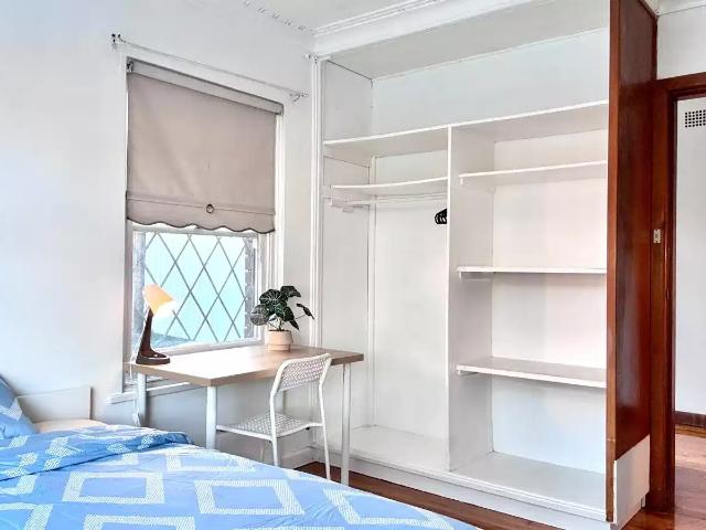 Room in a 5 bedroom Apartment, Fortescue St, Bexley North, Australia NSW 2207