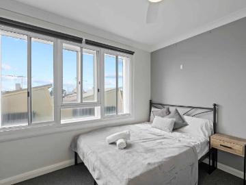 Room in a 6 Bedroom Apartment, 14/65 2 Crystal Street, Petersham, Sydney